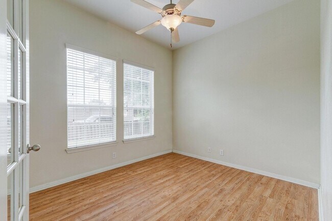 Building Photo - 5102 Caswell Ave