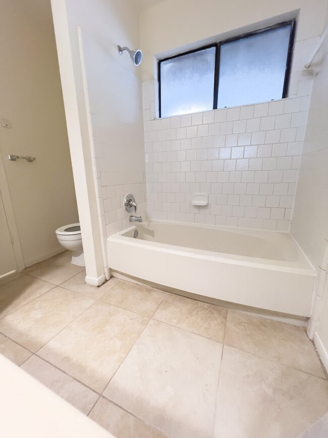 Building Photo - 12704 Hollandale Dr