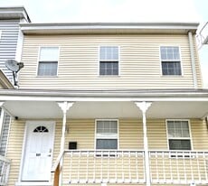 Building Photo - 517 Mosby St