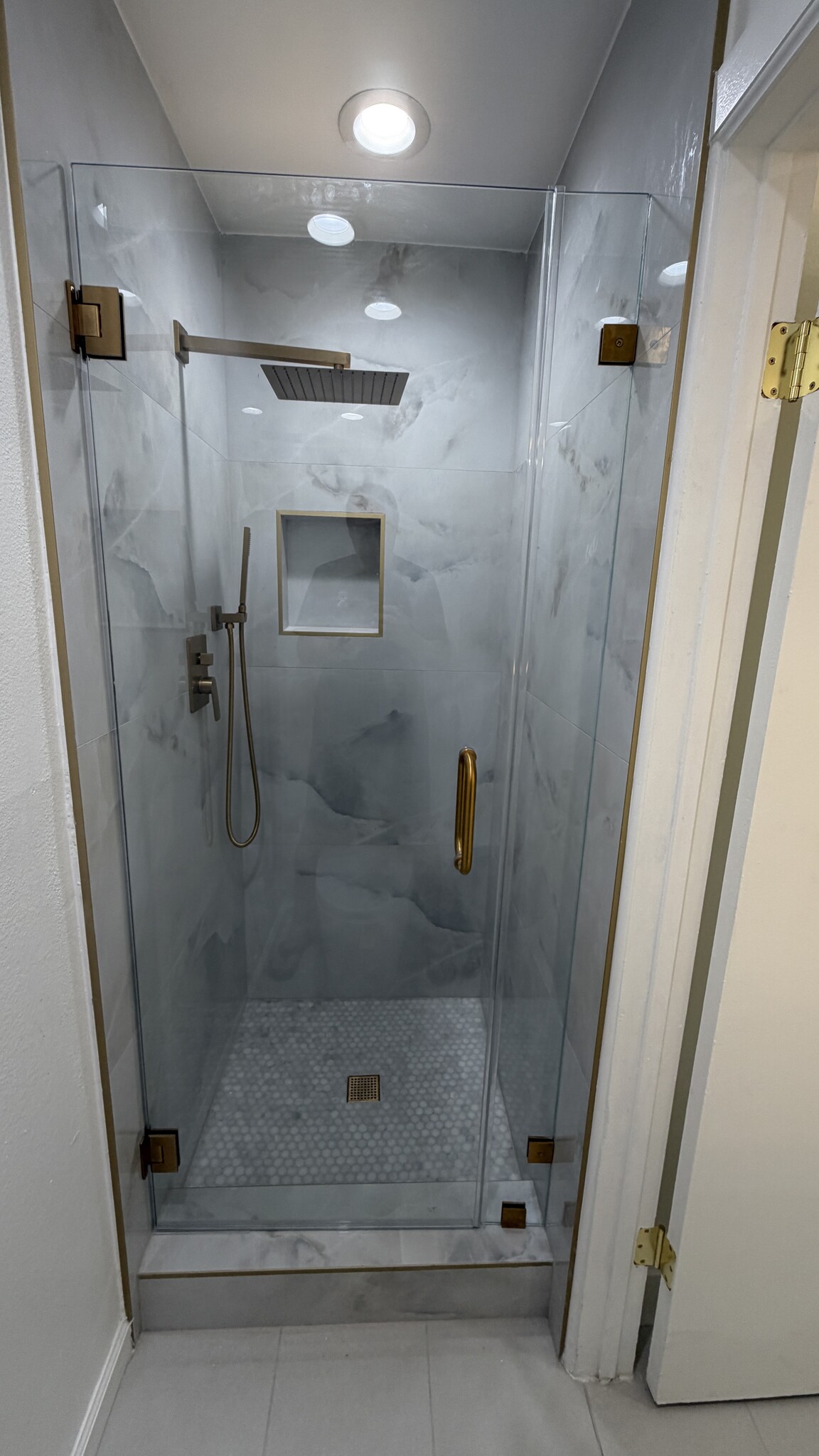 Building Photo - 10331 Lindley Ave