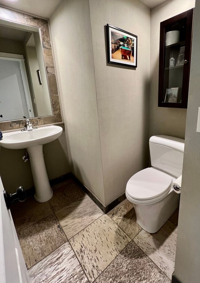 Building Photo - 4 Bedroom Home in Awbrey Butte Neighborhood – Unfurnished, Short Lease