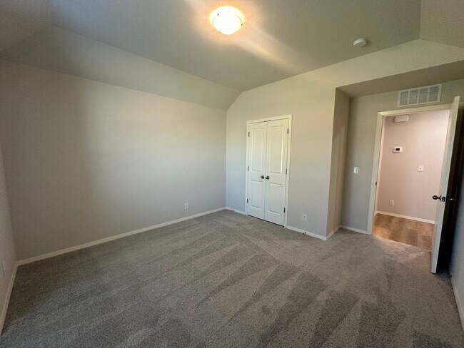 Building Photo - New - 4 bedroom in Bixby - Gated Community with SWIMMING POOL