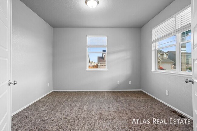 Building Photo - 1095 W 170th Pl