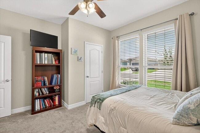 Building Photo - 2214 Cuarzo Dr