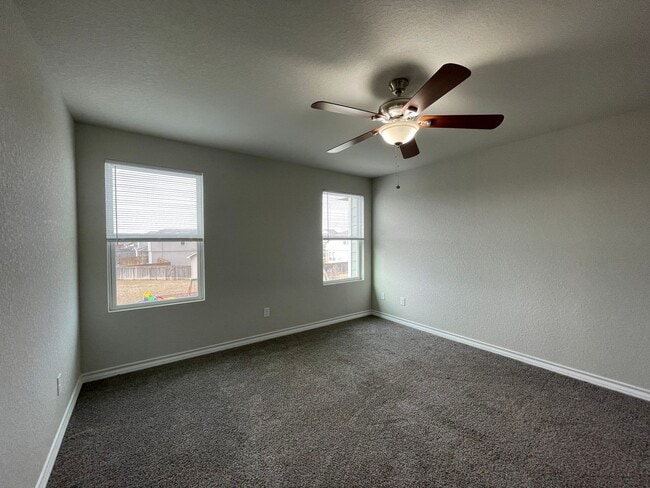 Building Photo - Townhome for rent
