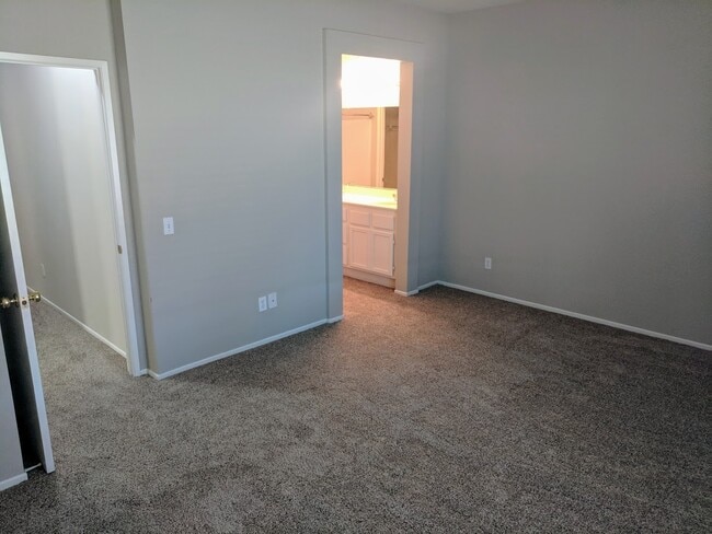 Building Photo - Single Story 3 Bedroom/2 Bath in Murrieta with Large Yard!