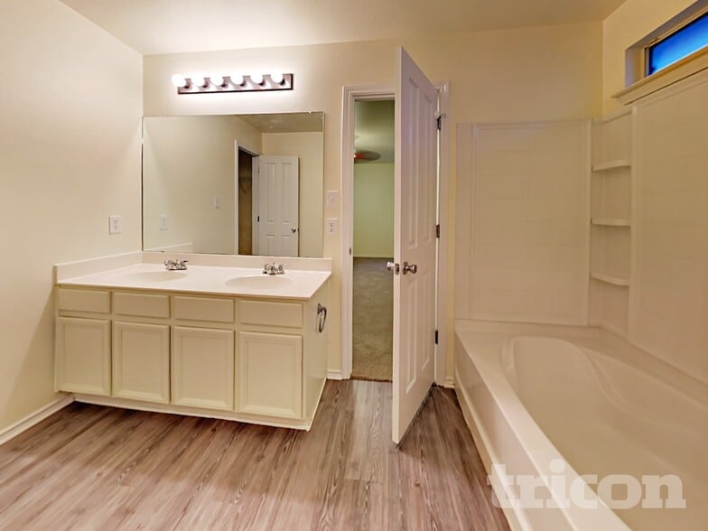 Building Photo - 5002 Braden Gate