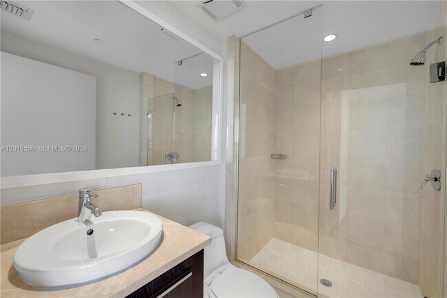 Building Photo - 17121 Collins Ave