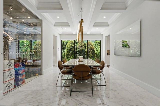 Building Photo - 2627 Castilla Isle