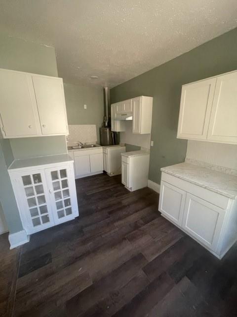 Building Photo - 165 S Monterey St