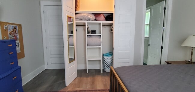 Building Photo - 2201 Esteban St