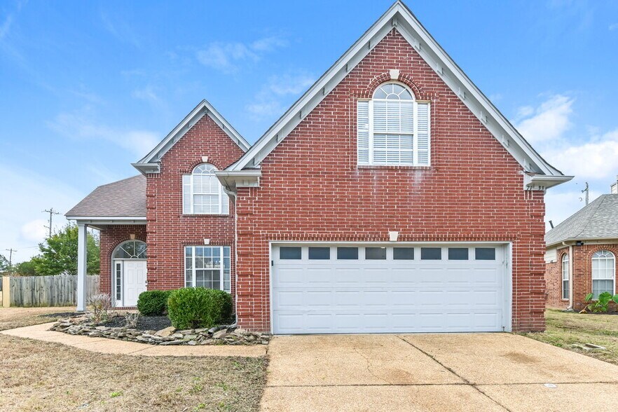 Primary Photo - 7133 Queens Crown Ct