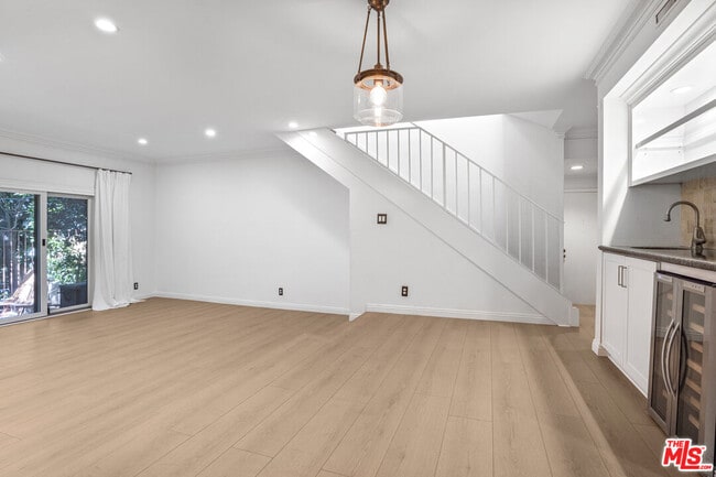 Building Photo - 1850 Midvale Ave