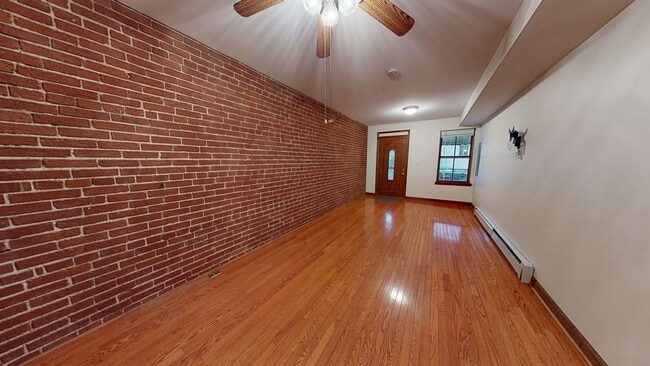 Building Photo - Foggy Bottom 1,200 Square Foot Rowhouse Off Washington Circle W/Exposed Brick! Prime Location!