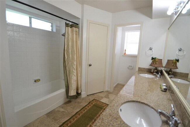 Building Photo - 15927 Tumbling Rapids Dr