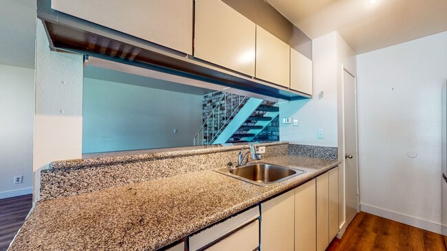 Building Photo - Rent Special! $100 off every month for duration of 1 year lease if moved in by February 1st! 2 St...