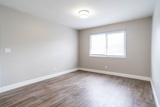 Building Photo - 331 Kendall Pl