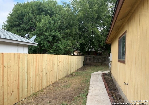 Building Photo - 5905 Summer Fest Dr