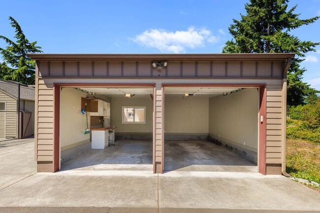 Building Photo - 8406 9th Ave SW