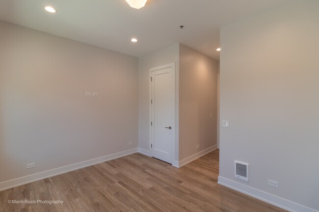 Building Photo - 6302 S Champlain Ave