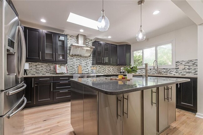 Building Photo - 4523 Runnemede Rd NW