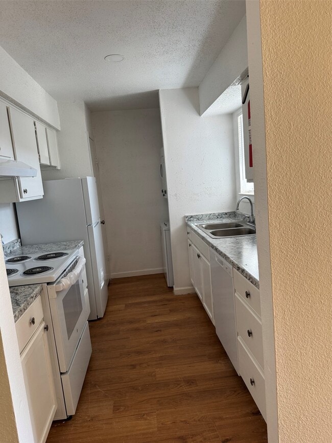 Building Photo - 12615 Brookglade Cir