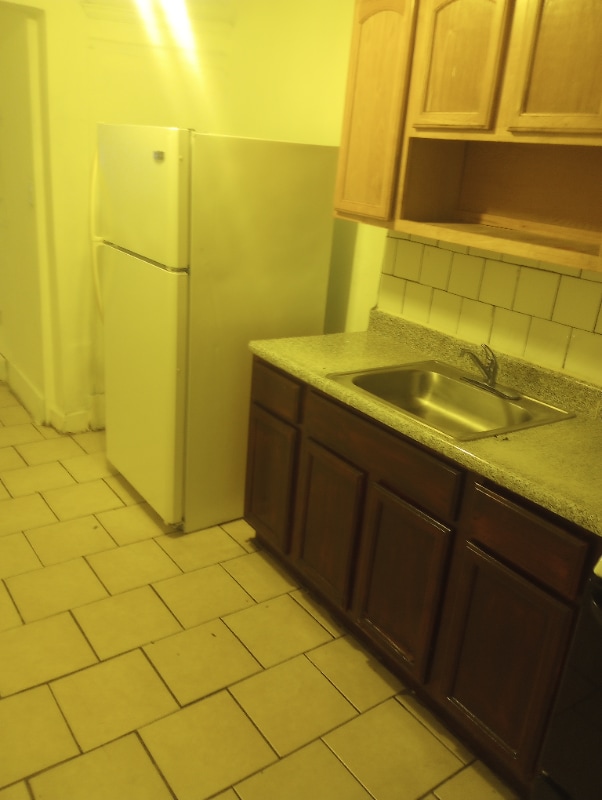 Building Photo - 31xx W Euclid Ave