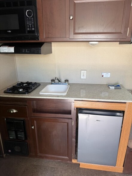 Building Photo - 196 13th St