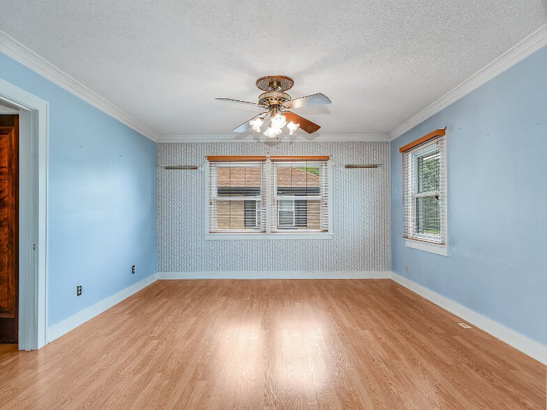 Building Photo - 1120 Schriber Ave