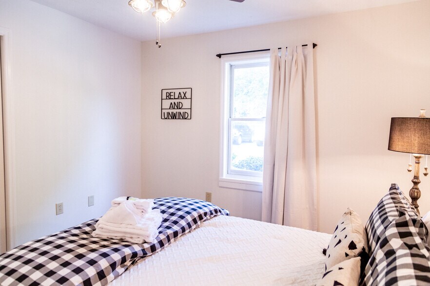 Bedroom 1 - 115 E Glenwood Ave