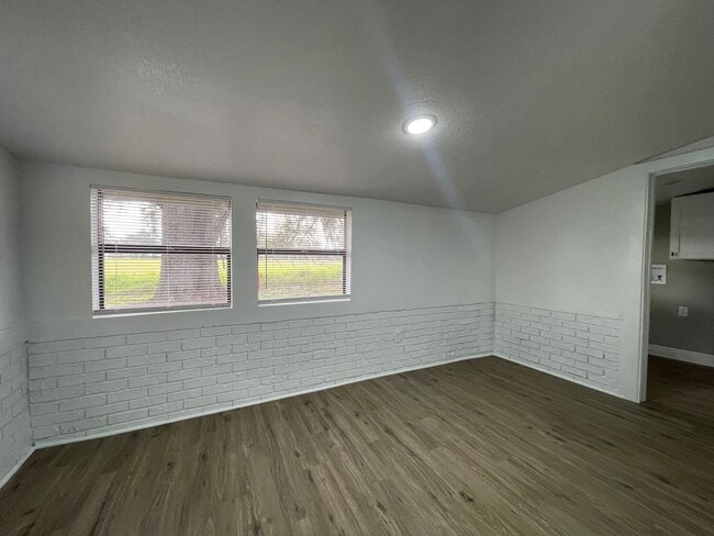 Building Photo - 3 Bed 2 Bath Thonotosassa
