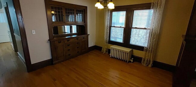 Building Photo - 1907 11th Ave S