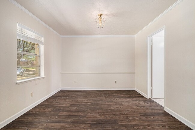 Building Photo - 1814 Addington Dr