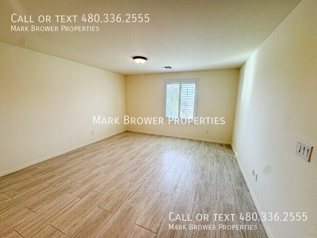Building Photo - 3546 N Los Alamos