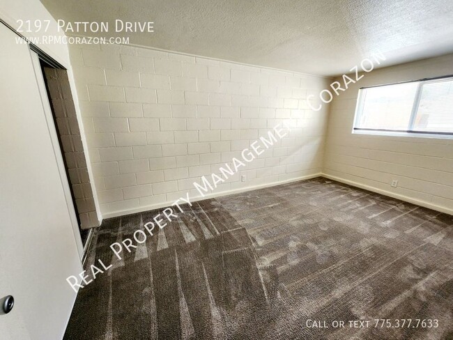 Building Photo - Newly upgraded upstairs 2 Bed, 1 Bath Apt ...