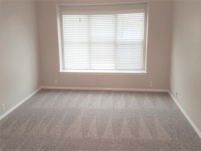 Building Photo - 352 King Elder Ln