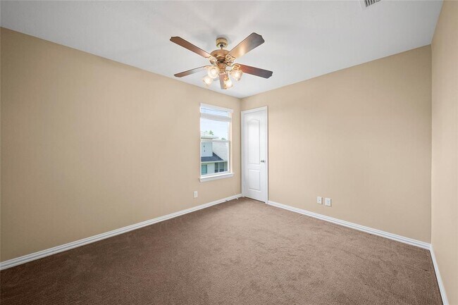 Building Photo - 6146 Sierra Springs Ln