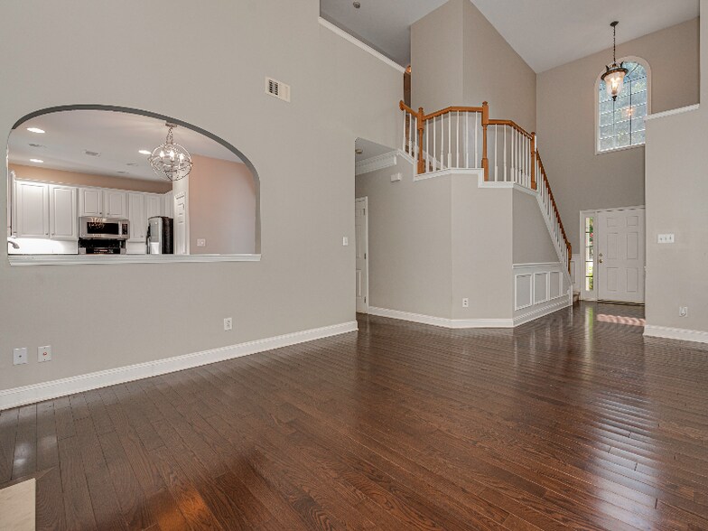 Building Photo - 2124 Sablewood Dr