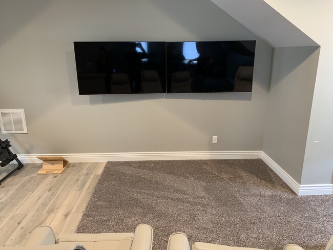 Bonus Room with 2 TV's - 1847 E 900 S