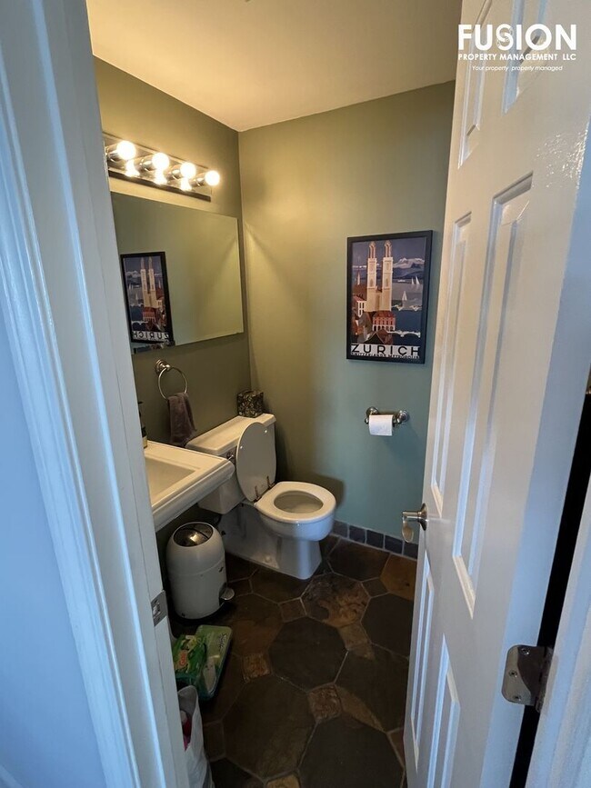 Building Photo - STUNNING LAKE VIEWS - Modern 2BR/2BA Corner Unit in The Vermont House