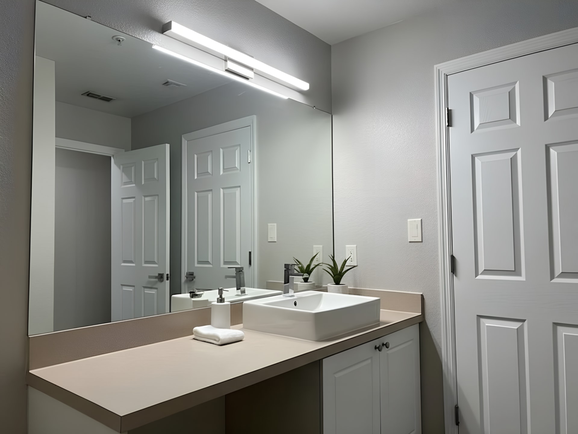 Building Photo - 844 Grand Regency Pointe