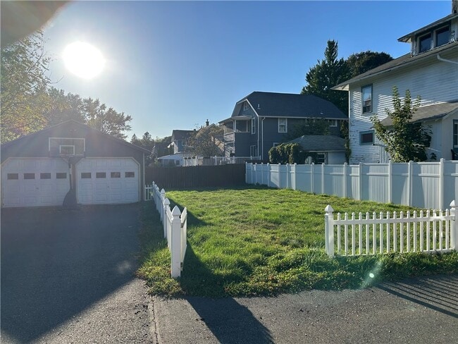 Building Photo - 409 Hoffman St