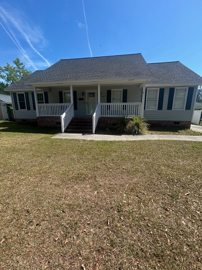 Primary Photo - 1402 Laurel St