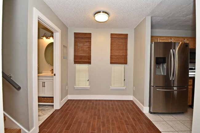 Building Photo - Colonialtown North 3BR – Prime Mills 50 Location