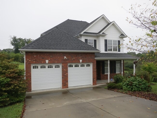 Primary Photo - 305 Cinnamon Way