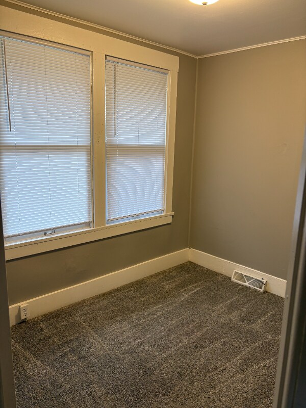 Building Photo - 134 Carter Lake Club