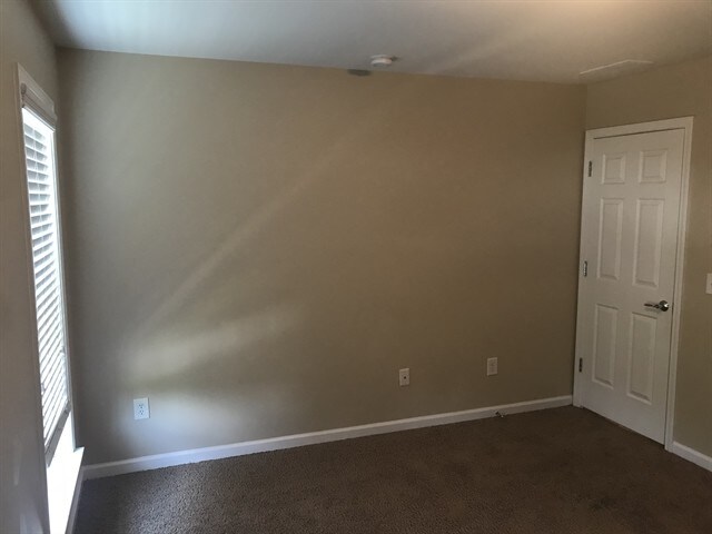 Building Photo - 811 Greenwood Crossing