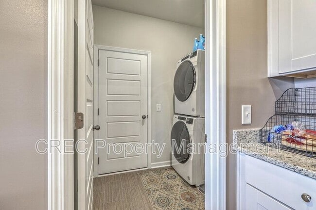 Building Photo - 302 Fox Gap Rd