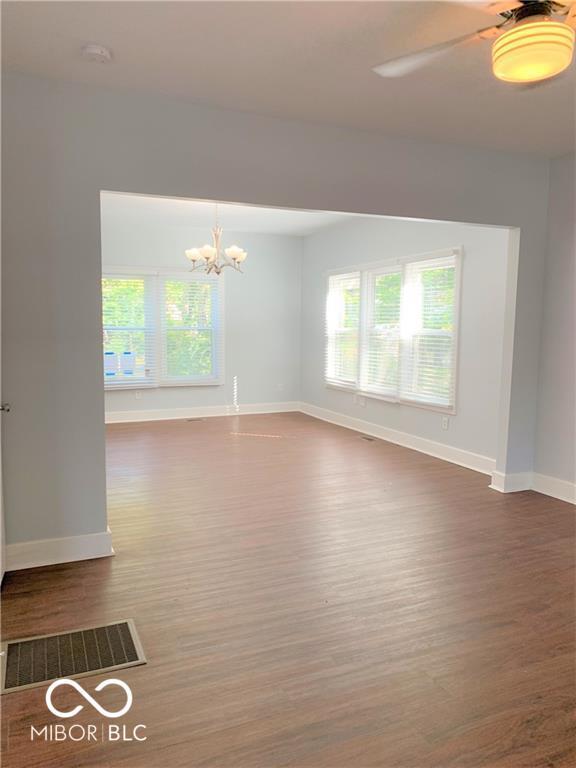 Building Photo - 3621 N Kenwood Ave