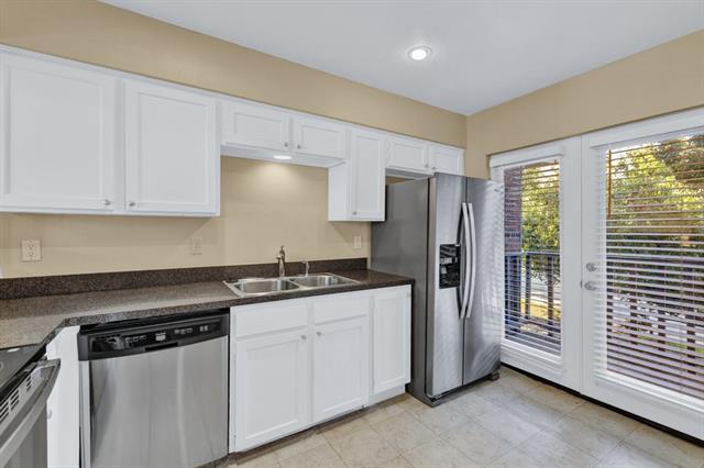 Building Photo - 6808 Eastridge Dr